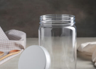 Банки ПЭТ: преимущества и применение