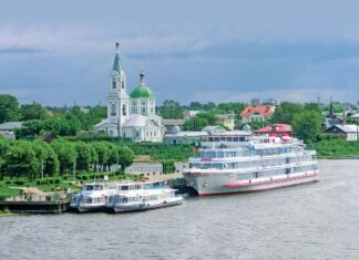 Речные круизы – почему и на какие стоит записаться