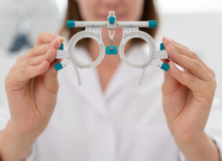 Как проводится проверка зрения