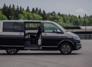 Аренда минивэна "Стандарт" с водителем: комфорт и удобство в каждой поездке