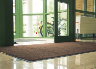 Аренда грязезащитных ковров: практично, быстро и без лишних хлопот