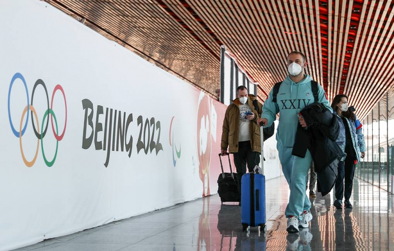 Как иностранные участники Олимпиады прибывают в Пекин в эпоху коронавируса

