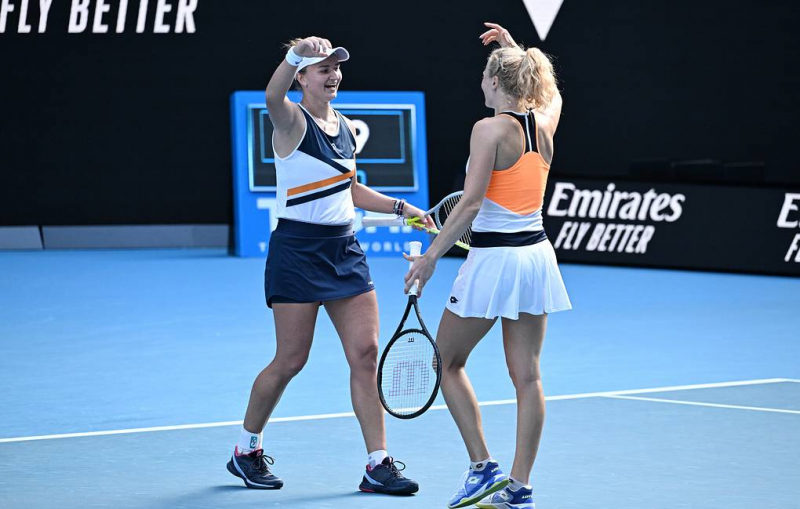 Крейчикова и Синякова стали победительницами Australian Open в парах

