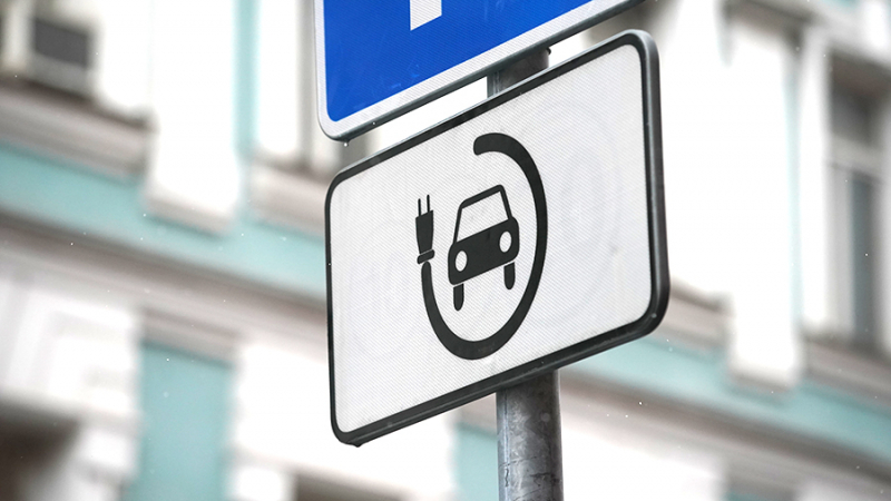 Минпромторг получил две заявки на специнвестконтракт на электромобили