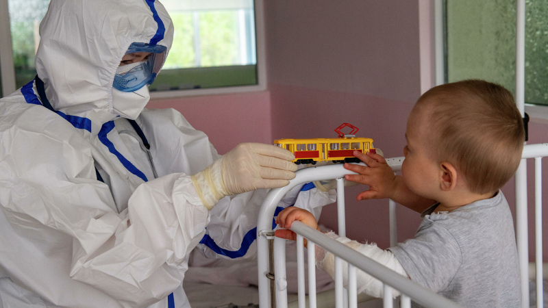 Путин призвал не прекращать плановую медпомощь для детей в пандемию