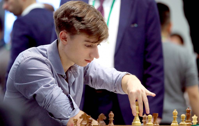 Российский шахматист Дубов сыграл вничью с поляком Дудой на супертурнире в Вейк-ан-Зее


