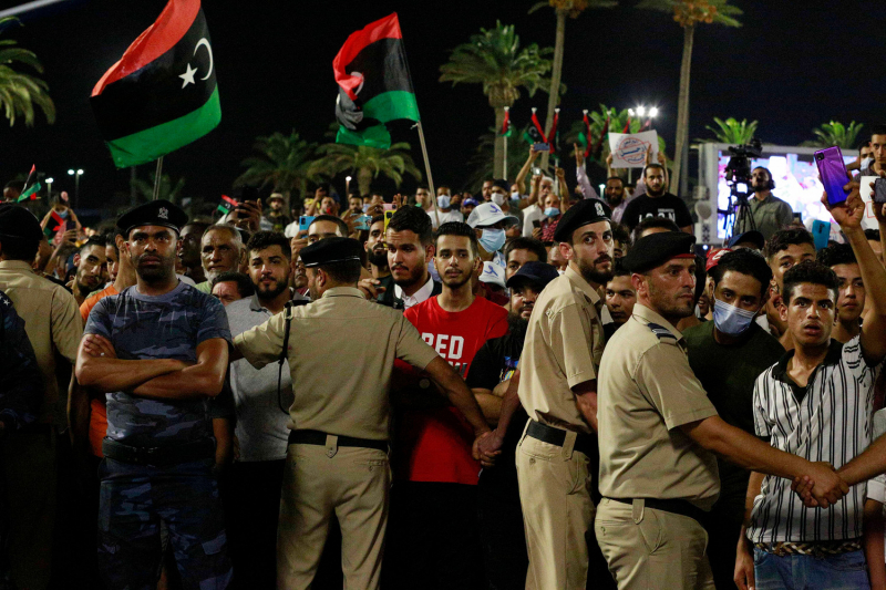 «Страна истекает кровью»: Ливия готовится к первым выборам со времен Каддафи