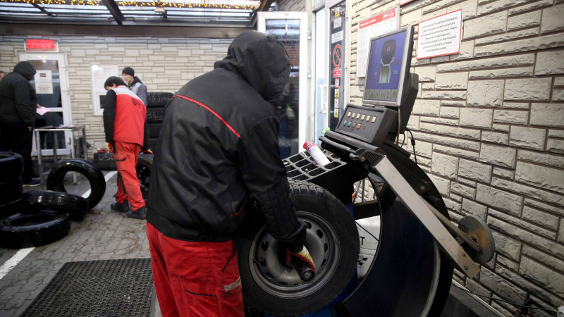 В ГИБДД Москвы призвали водителей поменять летние шины на зимние